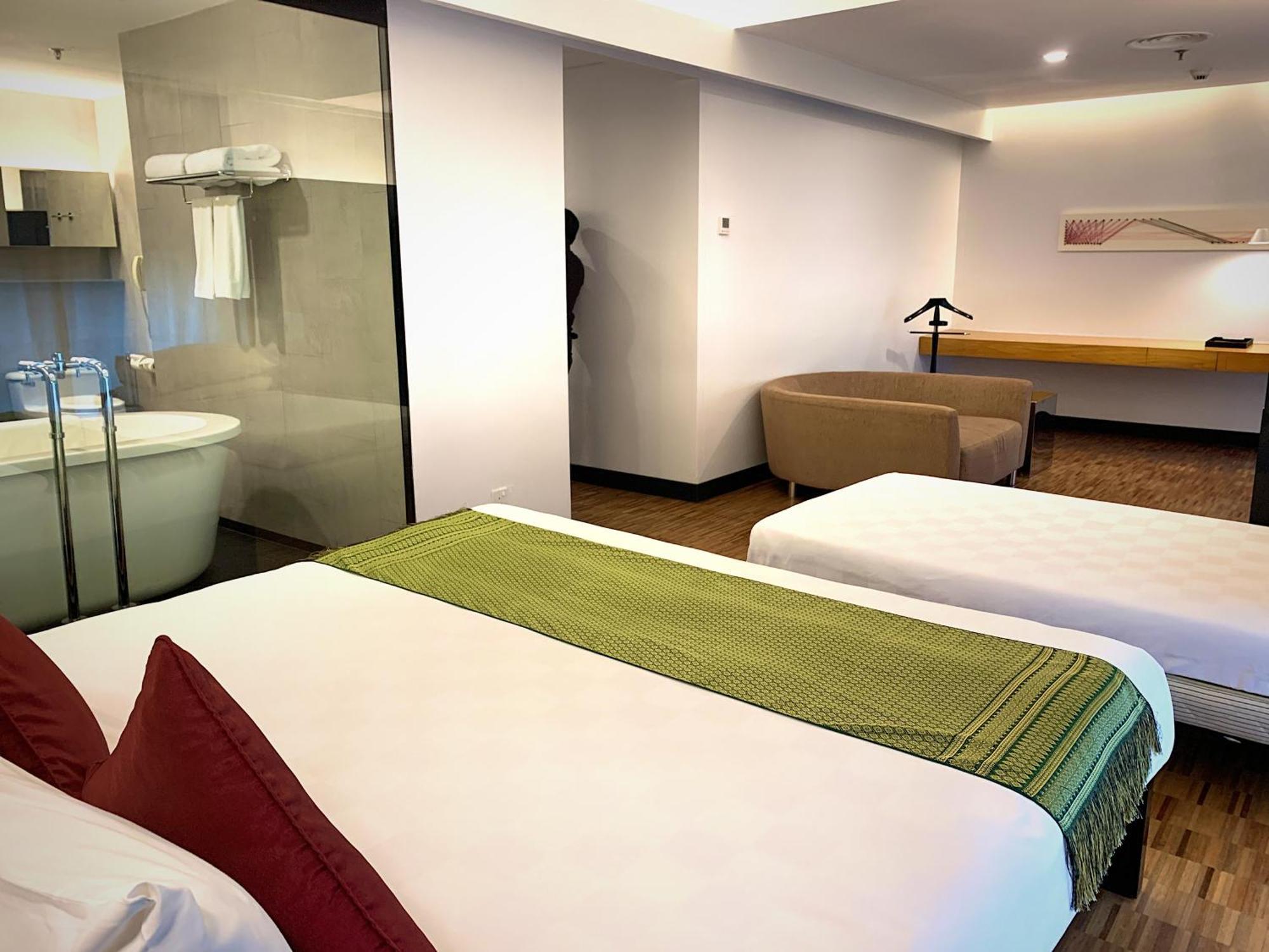 Maya Centre Hotel